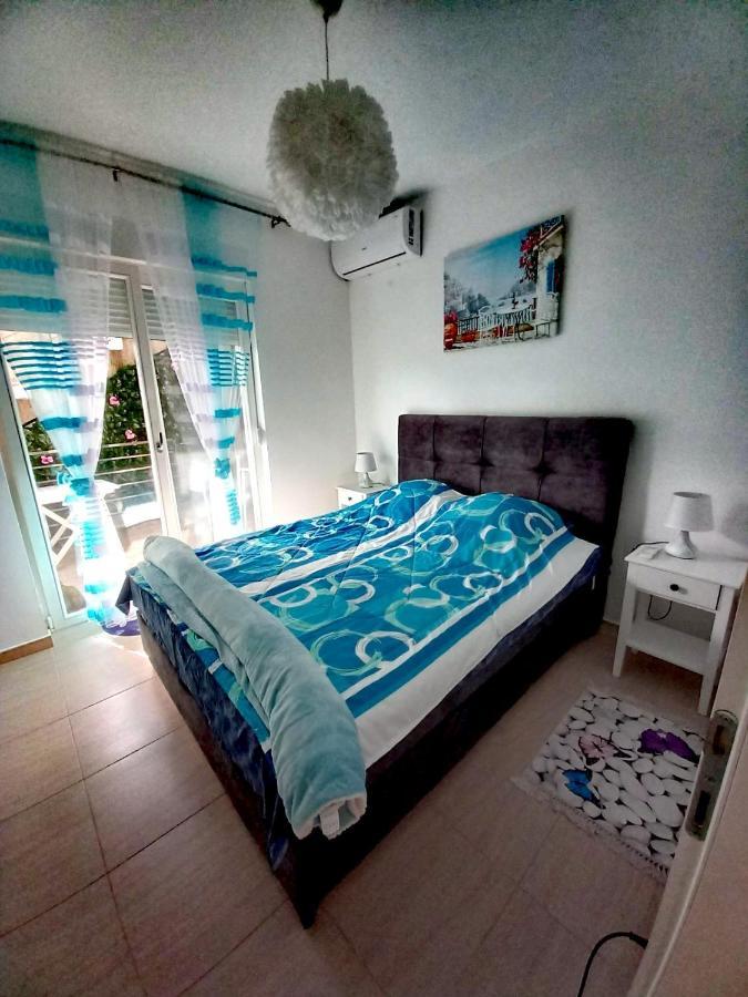 Ariya Mare Montenegro, Na Plazi * Risan