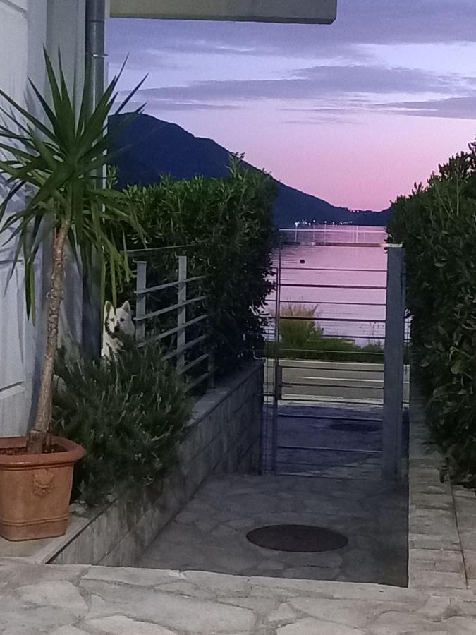 Ariya Mare Montenegro, Na Plazi Apartment Risan